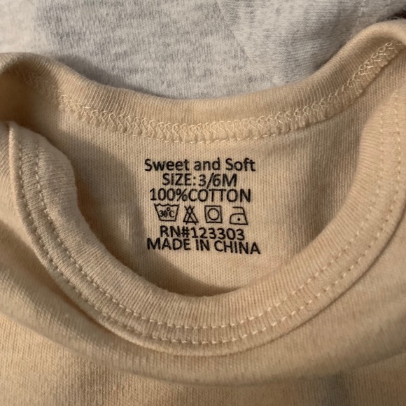 Lot of 3 Short Sleeve Onesies - Picture 2 of 2